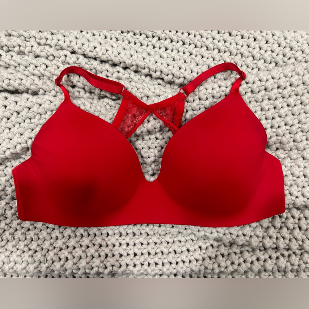 Victorias Secret Lightly-Lined Wireless Shimmer Lace Back Bra